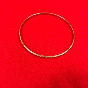 9" Embossed Gold Tone Bracelet 2R1-87